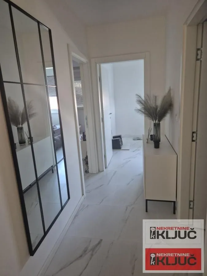 Prodaja, trosoban stan, 79m², Veternik, Novi Sad Sve Podlokacije