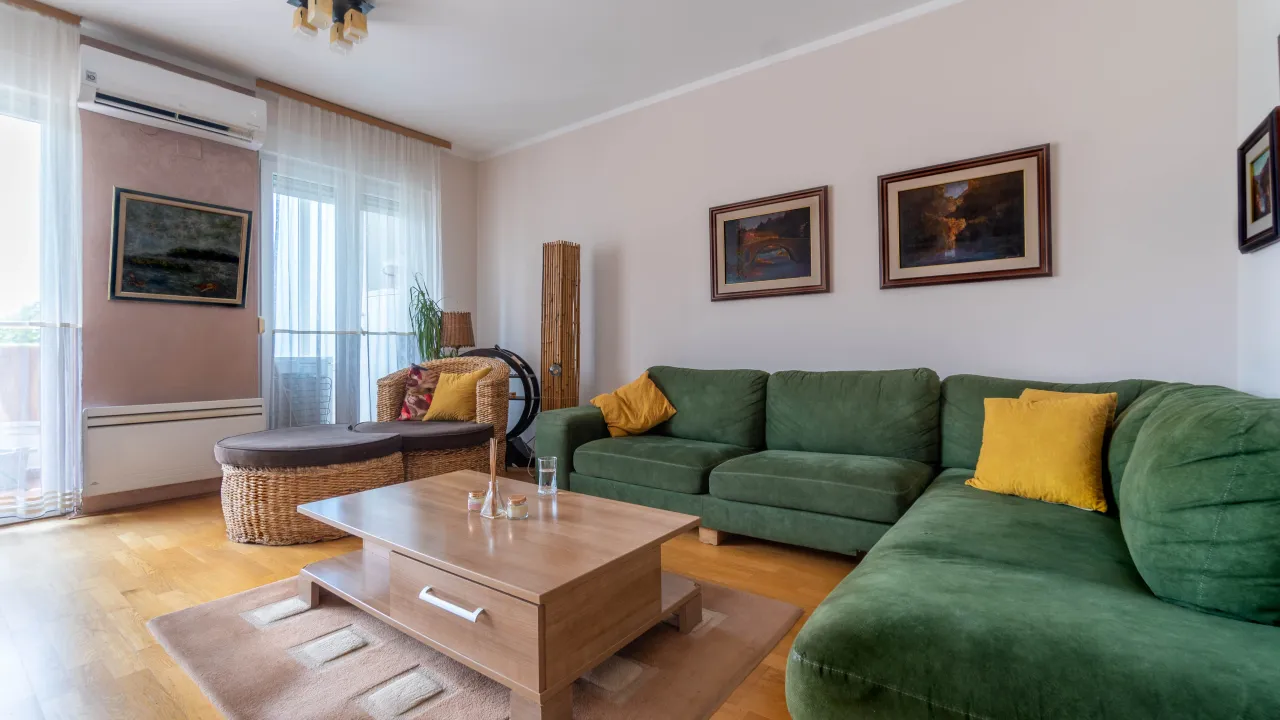 Prodaja, četvorosoban stan, 120m², Ljubović, Podgorica