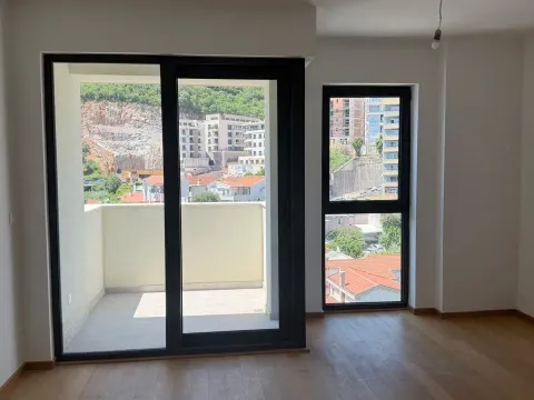 Sale, one bedroom apartment, 43m², Centar, Budva - image 2