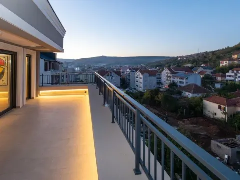 Izdavanje, trosoban stan, 163m², Preko Morače, Podgorica - image 18