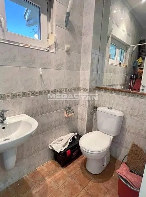 Izdavanje, kuća, 140m², Senjak, Beograd