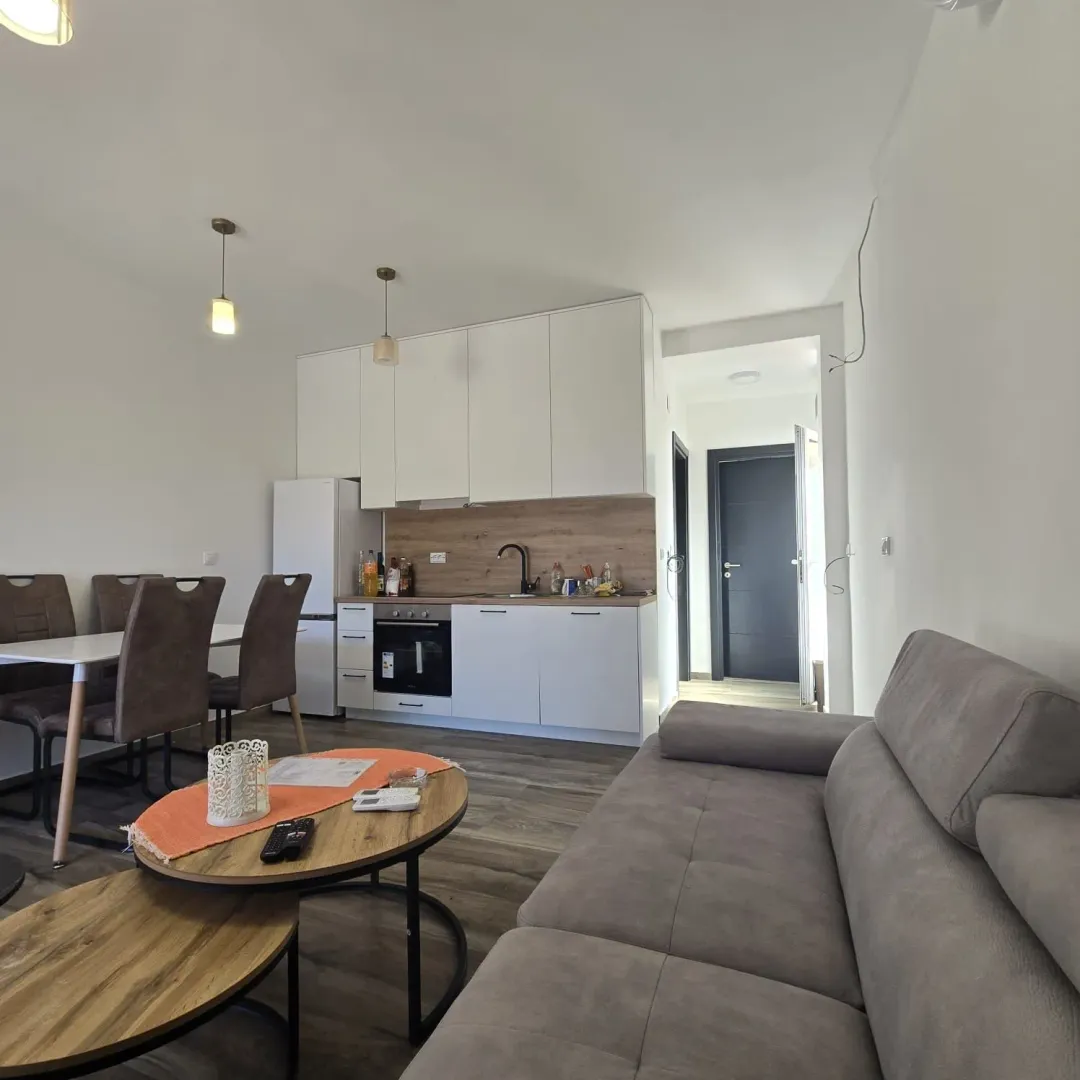 Izdavanje, jednosoban stan, 40m², Gradiošnica, Tivat
