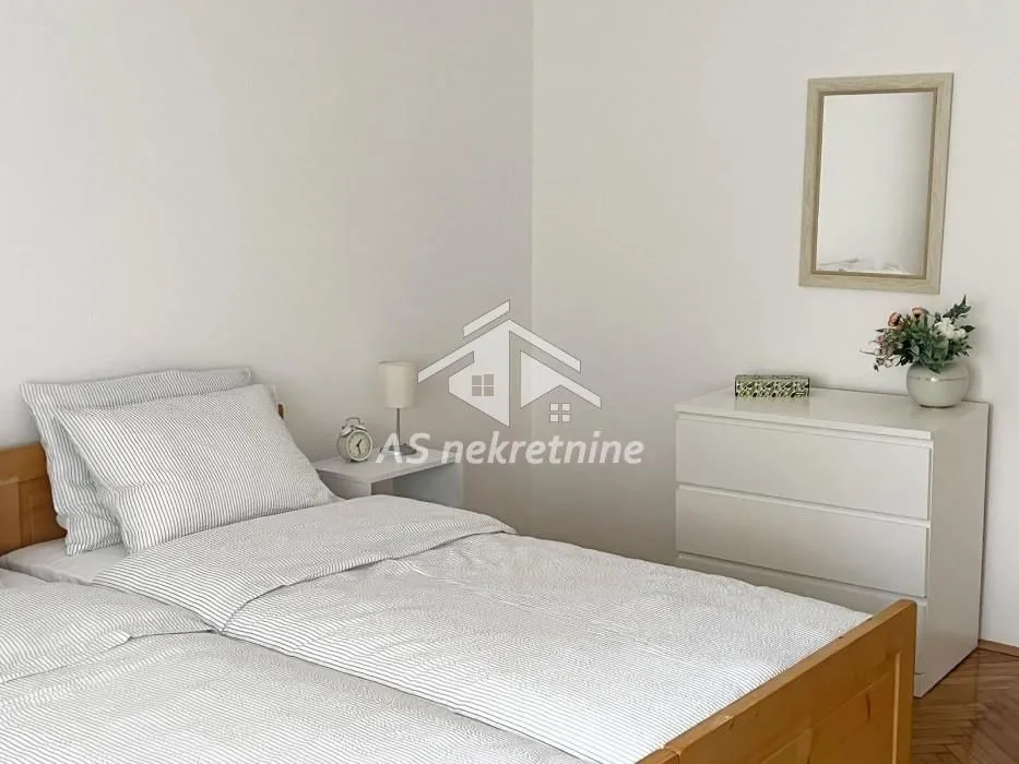 Izdavanje, dvosoban stan, 67m², Kalenić Pijaca, Vračar Sve Podlokacije