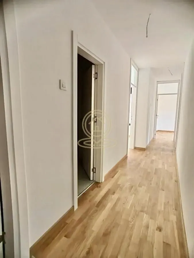 Prodaja, četvorosoban stan, 79m², Marger, Niš