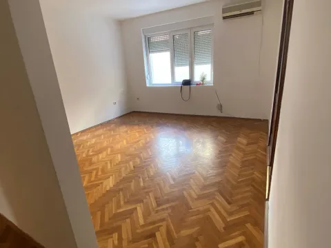 Rent, three bedroom apartment, 82m², Centar, Podgorica - image 15