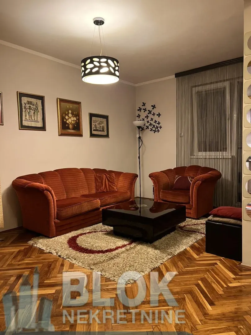 Izdavanje, dvosoban stan, 60m², Blok 6, Podgorica
