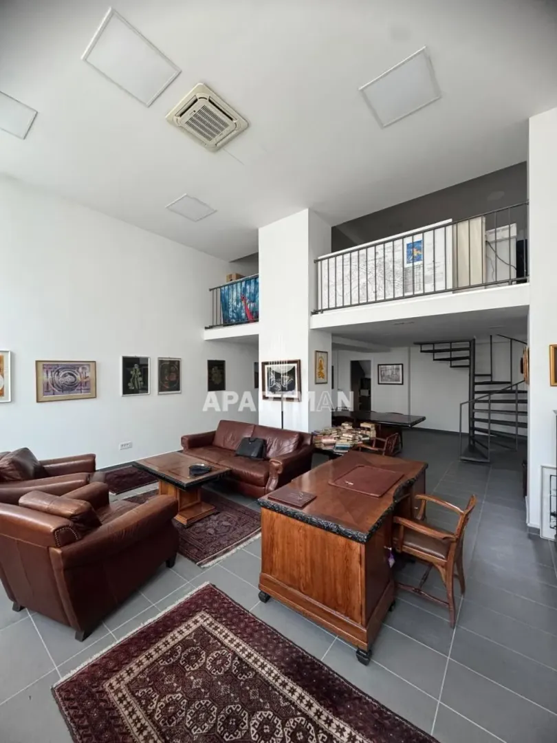 Izdavanje, poslovni prostor, 125m², Stari Grad, Beograd