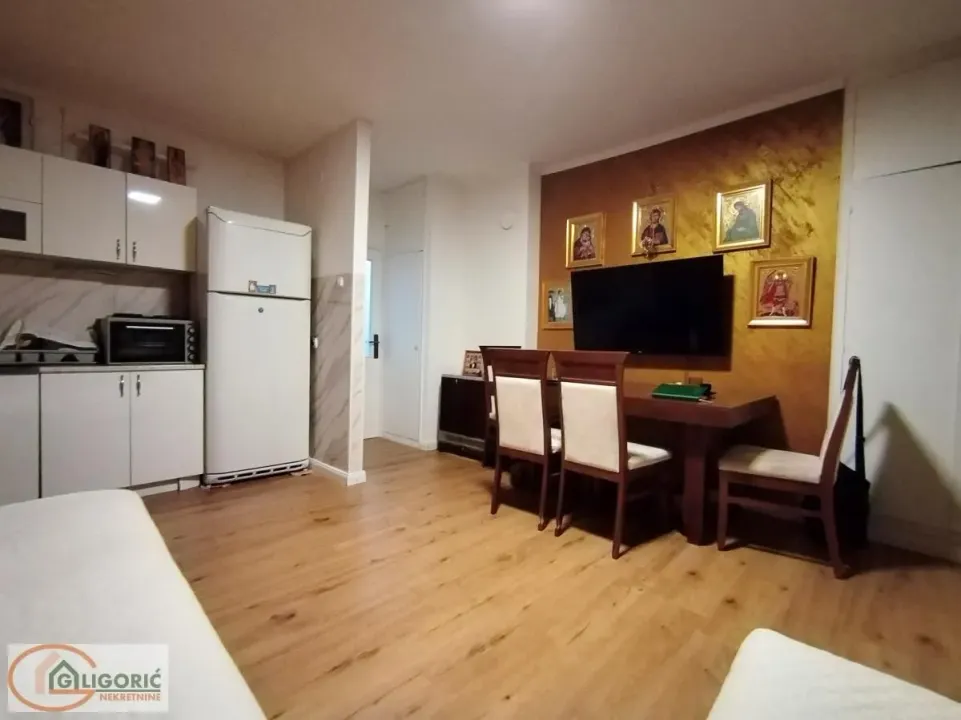 Izdavanje, trosoban stan, 64m², Mirijevo Sve Podlokacije, Beograd