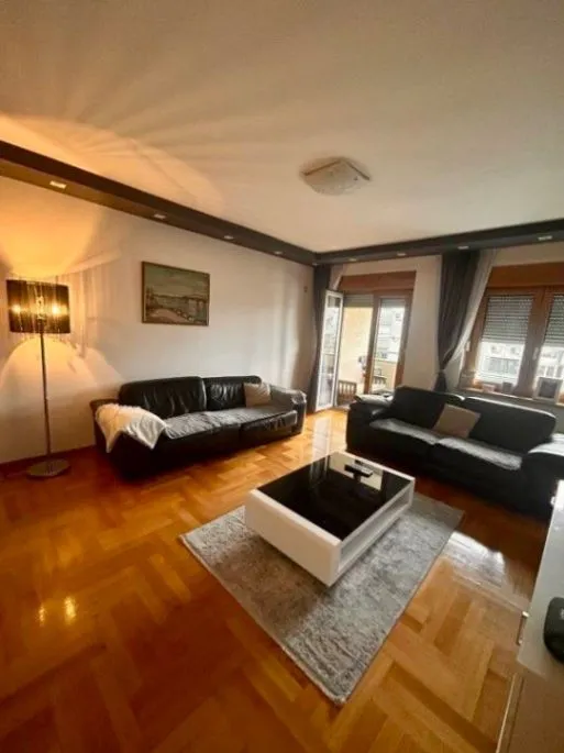 Izdavanje, dvosoban stan, 80m², Preko Morače, Podgorica