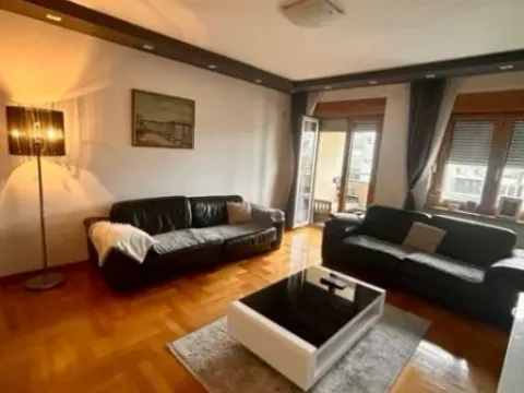 Izdavanje, dvosoban stan, 80m², Preko Morače, Podgorica
