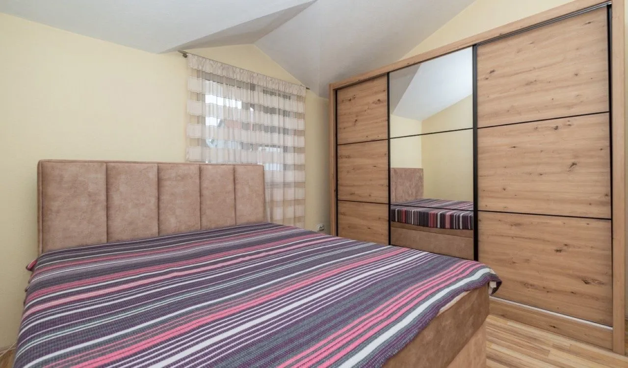 Prodaja, kuća, 258m², Pod Goricom, Podgorica