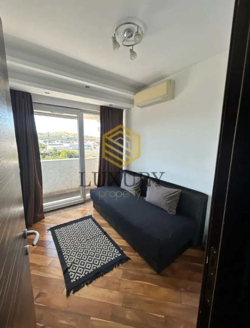 Prodaja, dvosoban stan, 90m², Kod Big Fashion-a, Podgorica