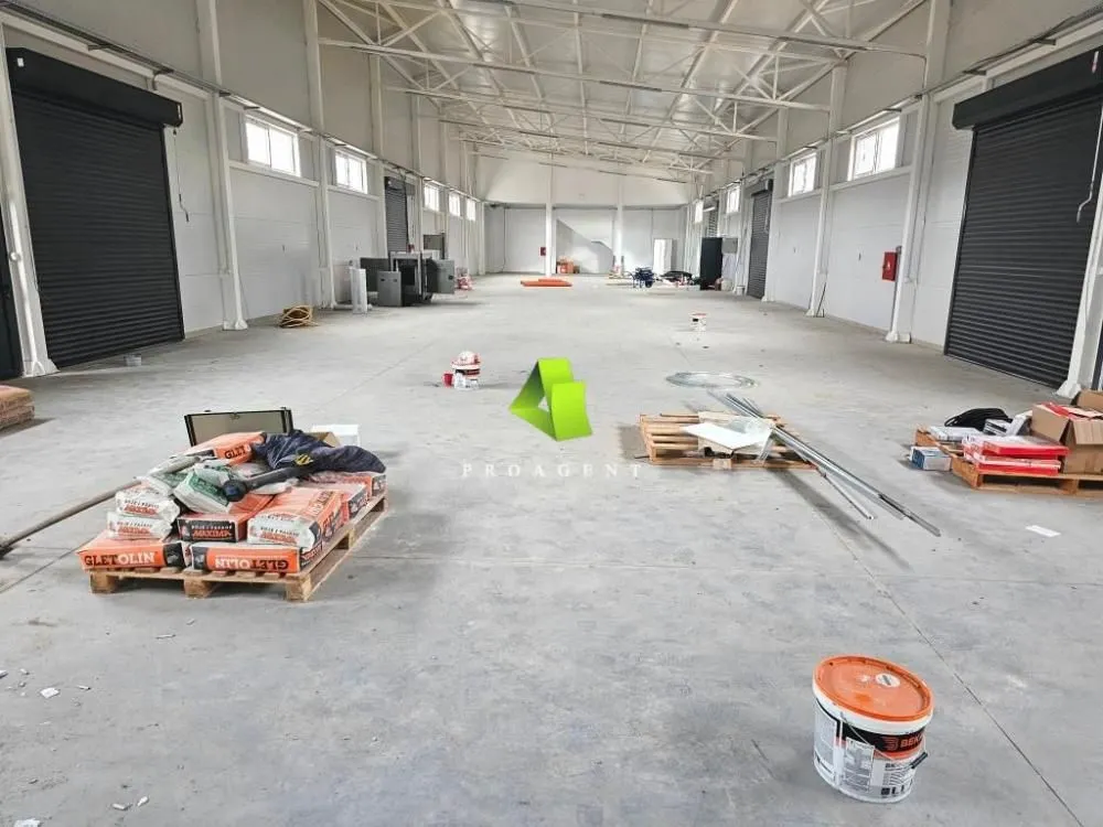 Rent, office space, 1200m², Pantelej, Niš