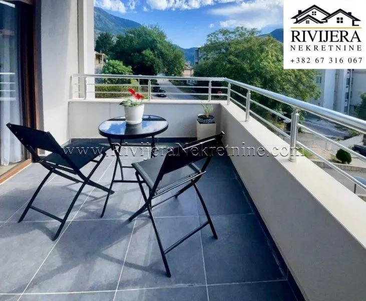 Prodaja, trosoban stan, 98m², Dobrota, Kotor