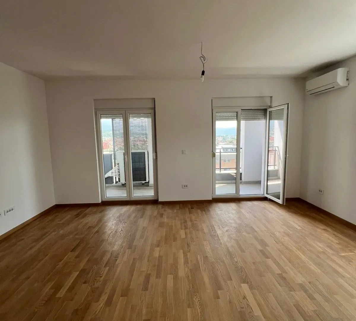 Prodaja, trosoban stan, 104m², Stari Aerodrom, Podgorica