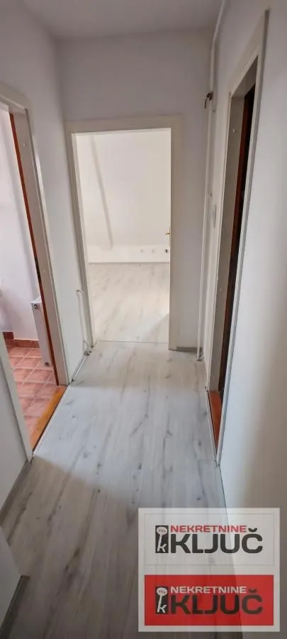 Izdavanje, jednosoban stan, 33m², Socijalno, Novi Sad Sve Podlokacije