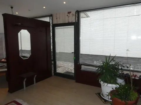 Prodaja, kuća, 220m², Centar, Jagodina