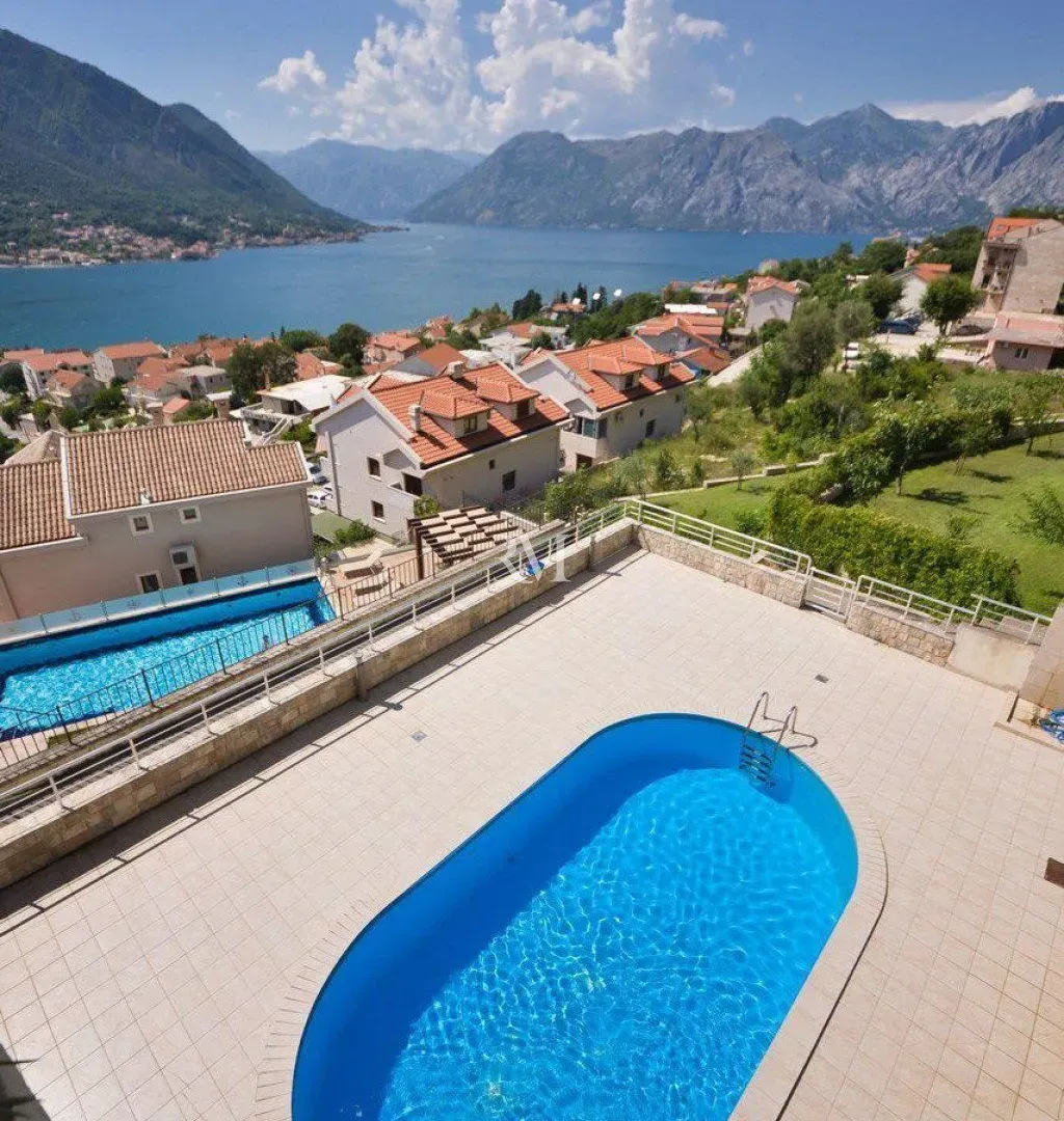 Rent, two bedroom apartment, 86m², Dobrota, Kotor