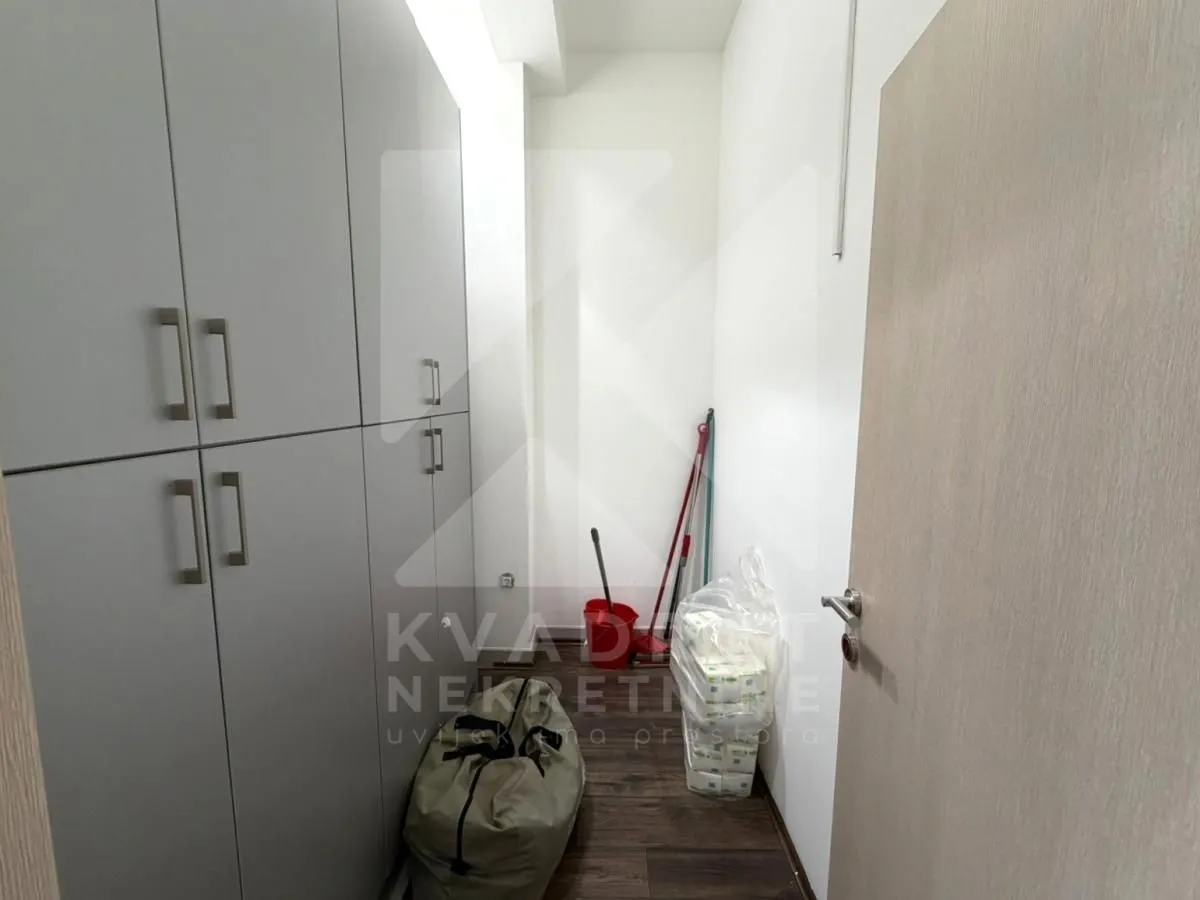 Rent, office space, 103m², City Kvart, Podgorica