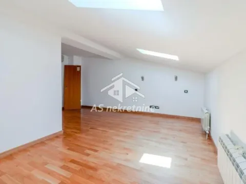 Izdavanje, trosoban stan, 128m², Stari Grad, Beograd - image 11
