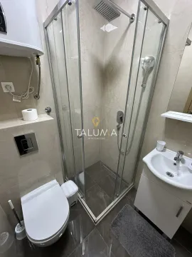 Rent, three bedroom apartment, 100m², City Kvart, Podgorica - image 10