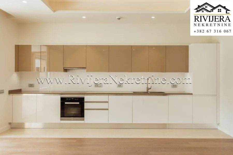 Prodaja, trosoban stan, 171m², Kamenari, Herceg Novi