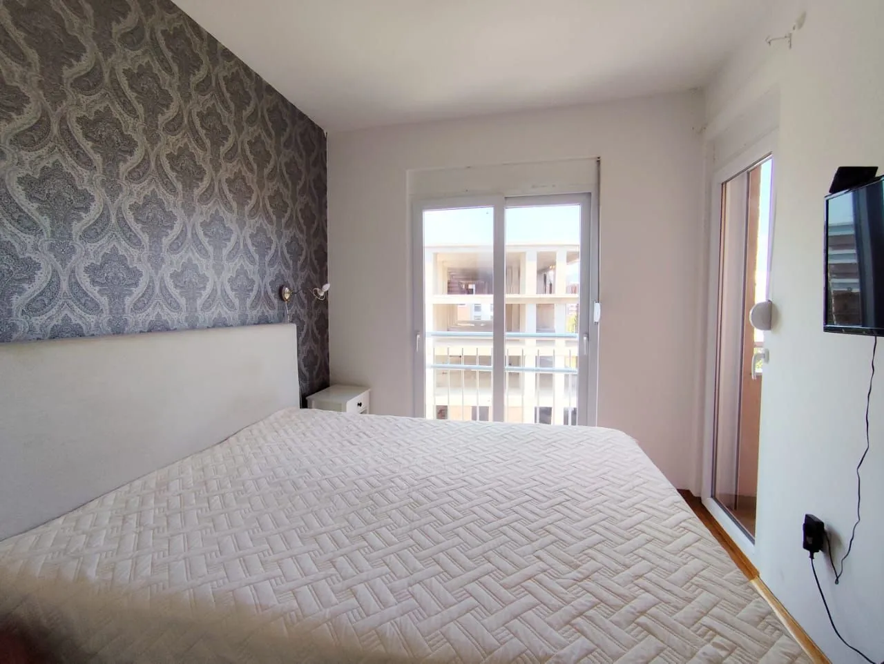 Izdavanje, dvosoban stan, 75m², Preko Morače, Podgorica