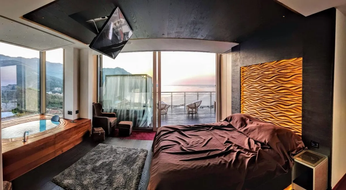 Sale, two bedroom apartment, 168m², Bečići, Budva