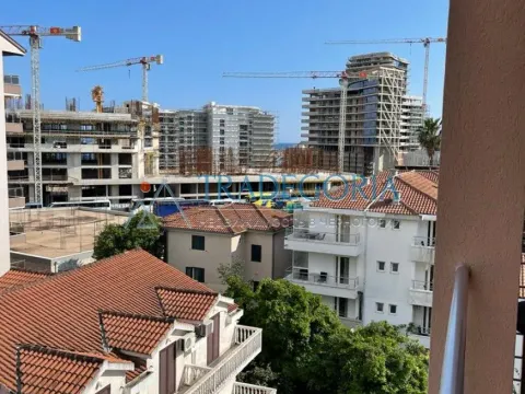 Prodaja, dvosoban stan, 65m², Budva, Crna Gora