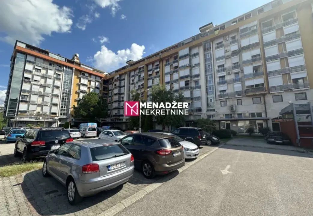Izdavanje, dvosoban stan, 75m², Preko Morače, Podgorica