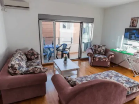 Rent, apartment, 95m², Rafailovići, Budva - image 8