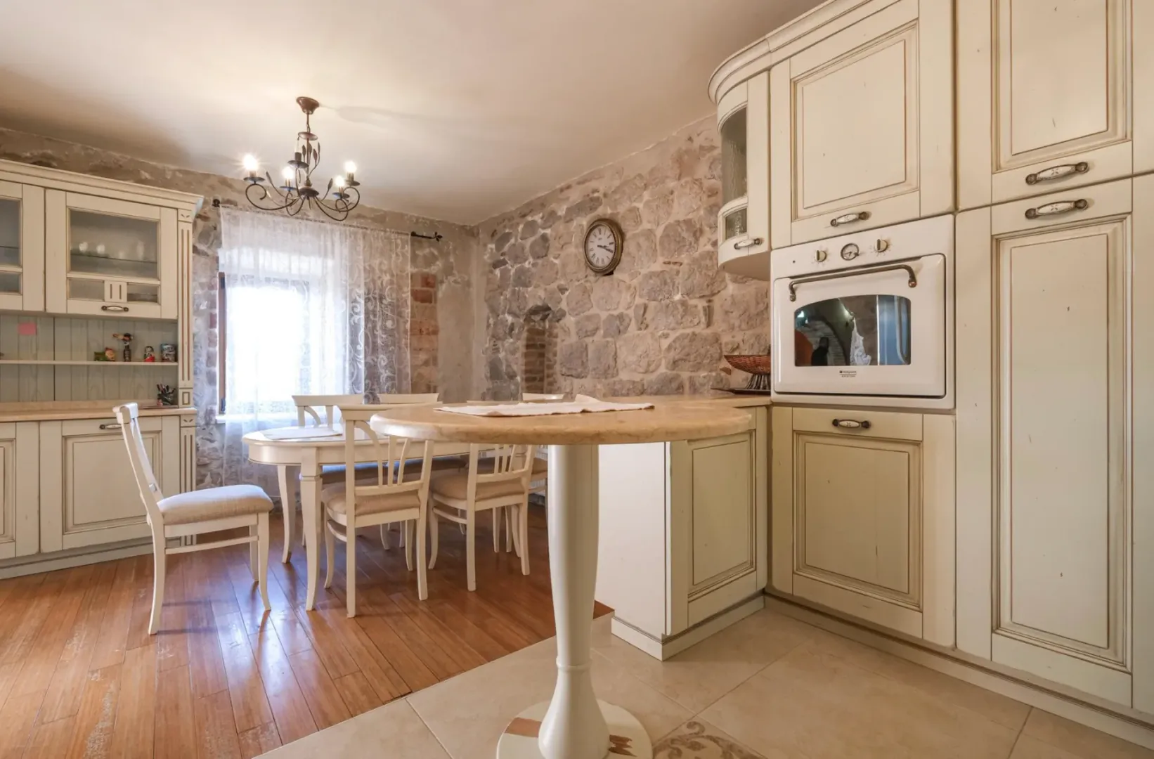 Sale, house, 500m², Orahovac, Kotor