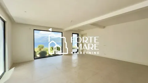 Empty bright room with large windows and a sea view. - image 19