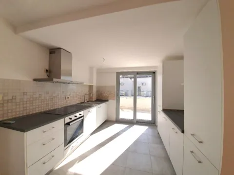 Prodaja, trosoban stan, 171m², Petrovac, Budva - image 4