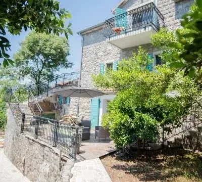 Rent, house, 200m², Đuraševići, Tivat - image 16