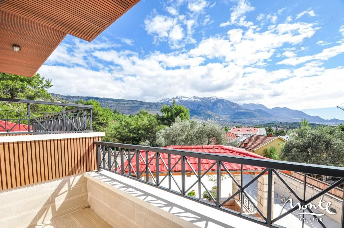 Prodaja, kuća, 240m², Tivat, Crna Gora
