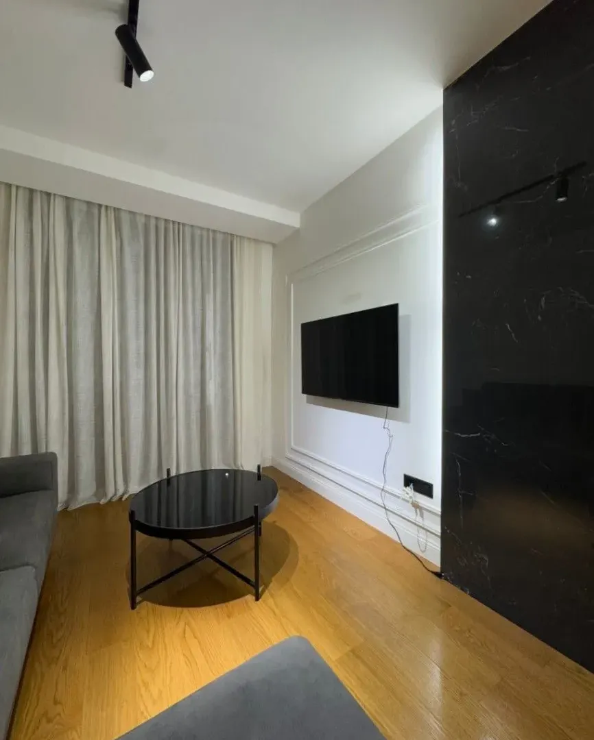 Izdavanje, jednosoban stan, 49m², Tološka šuma, Podgorica