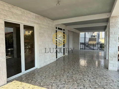 Izdavanje, četvorosoban stan, 156m², Stari Aerodrom, Podgorica - image 4