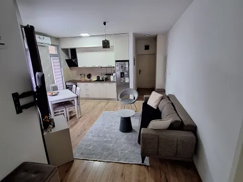 Prodaja, dvosoban stan, 58m², Bečići, Budva - image 1