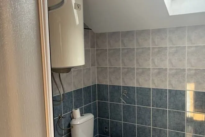 Prodaja, trosoban stan, 70m², Zemun Gornji Grad, Zemun Sve Podlokacije