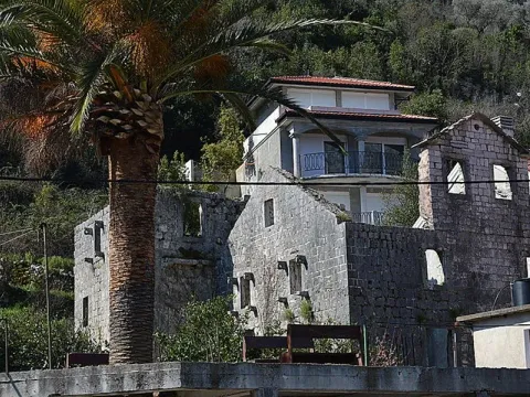 Prodaja, plac, 350m², Stoliv, Kotor