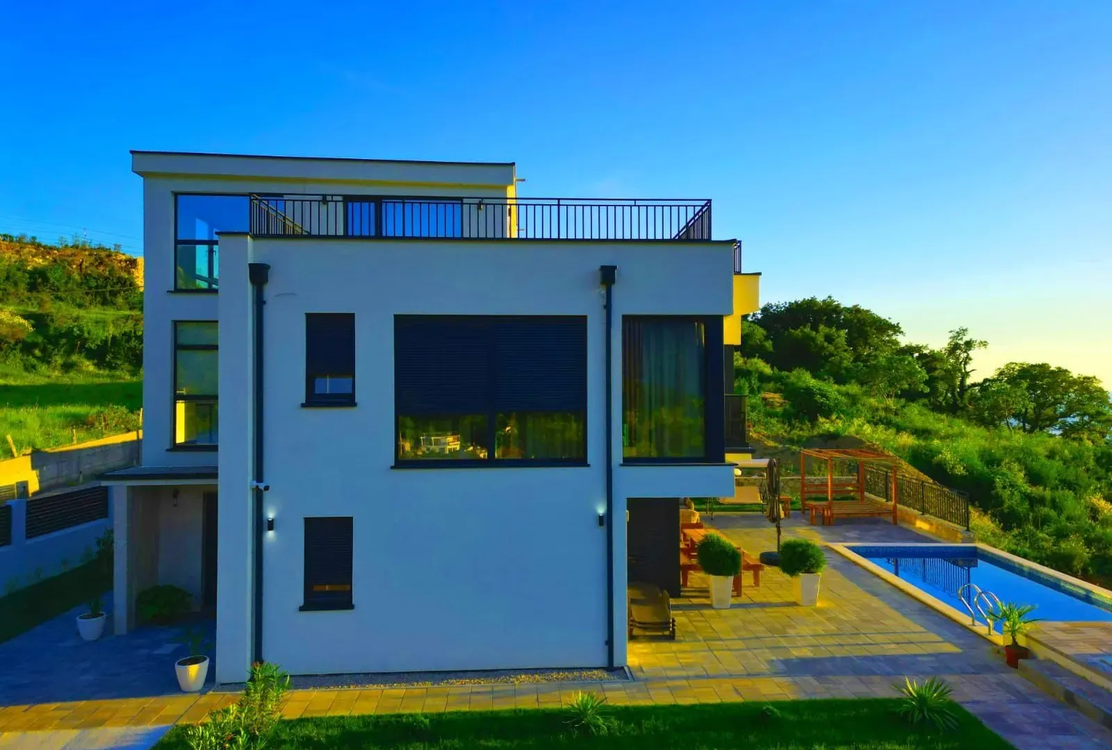 Sale, house, 280m², Bar, Crna Gora
