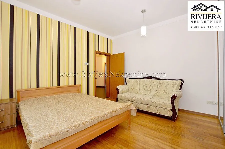 Prodaja, četvorosoban stan, 107m², Đenovići, Herceg Novi