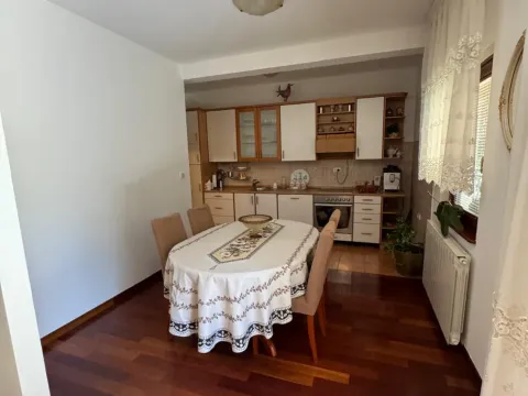 Rent, three bedroom apartment, 100m², Gorica C, Podgorica - image 2