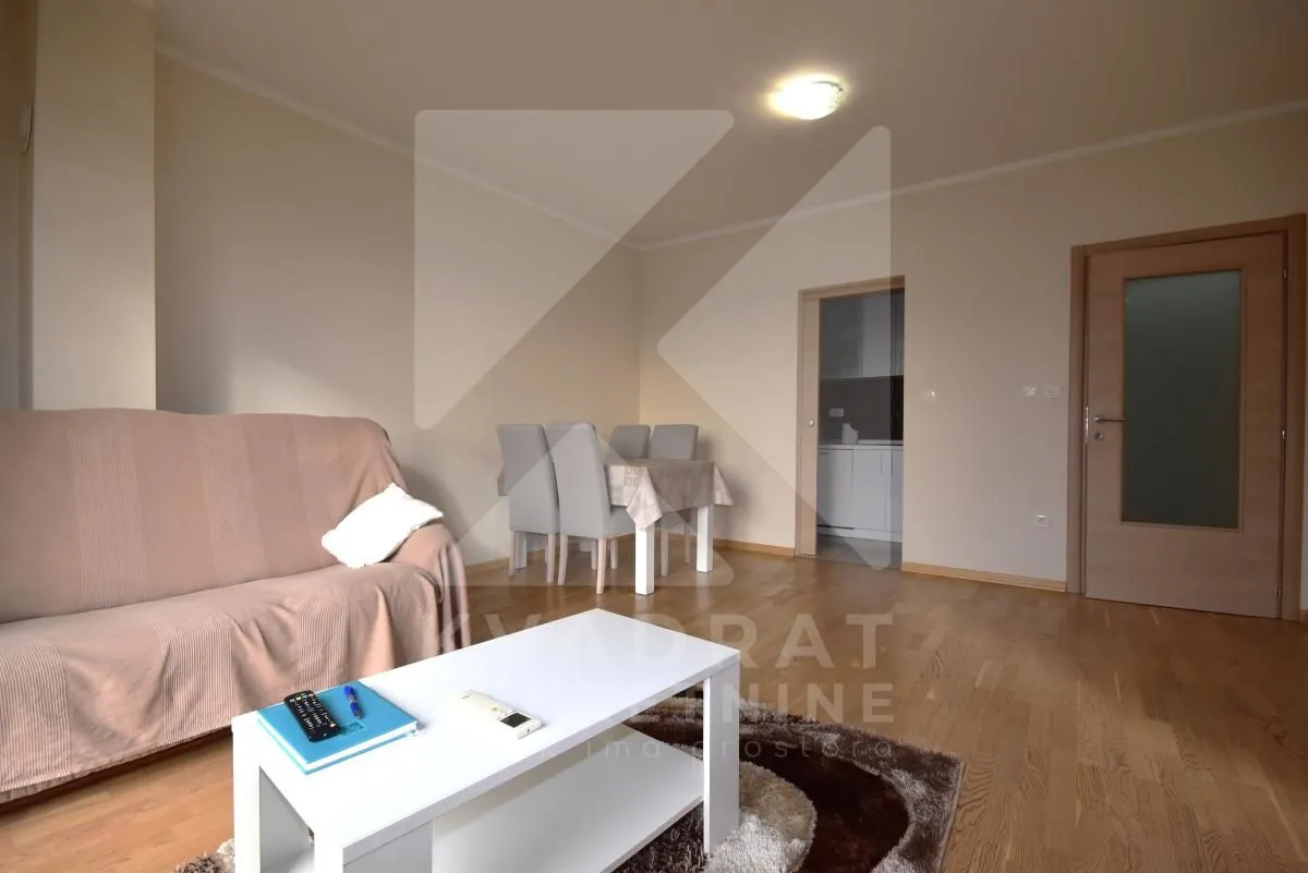 Izdavanje, dvosoban stan, 65m², Malo Brdo, Podgorica