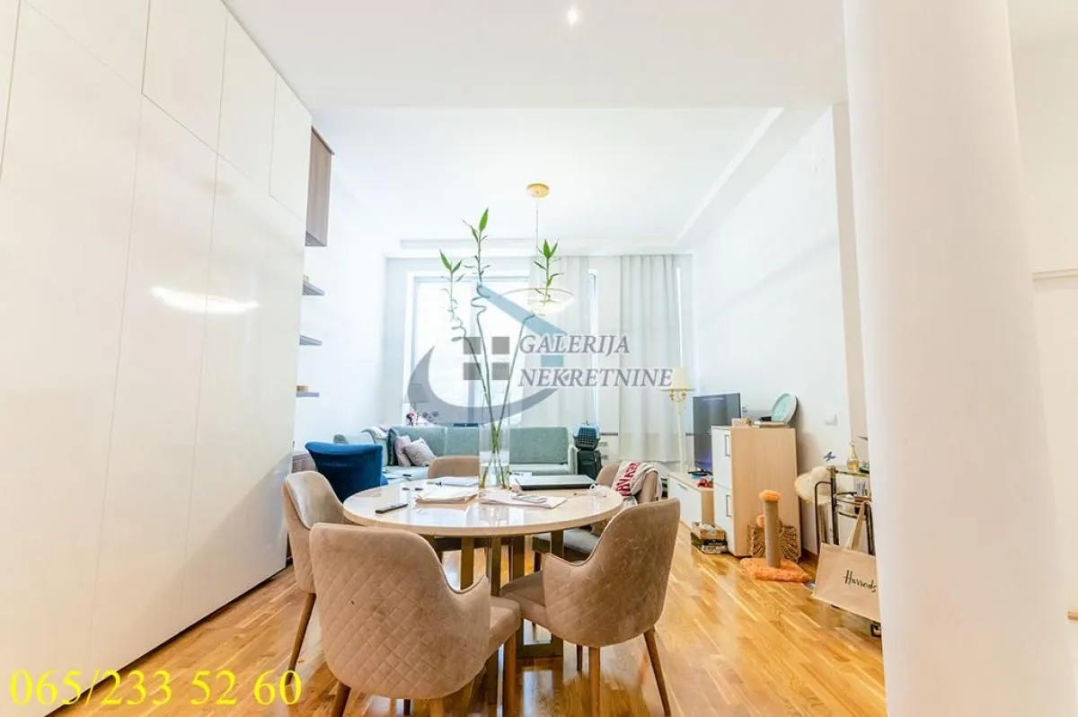 Sale, two bedroom apartment, 61m², Vračar Hram, Vračar Sve Podlokacije