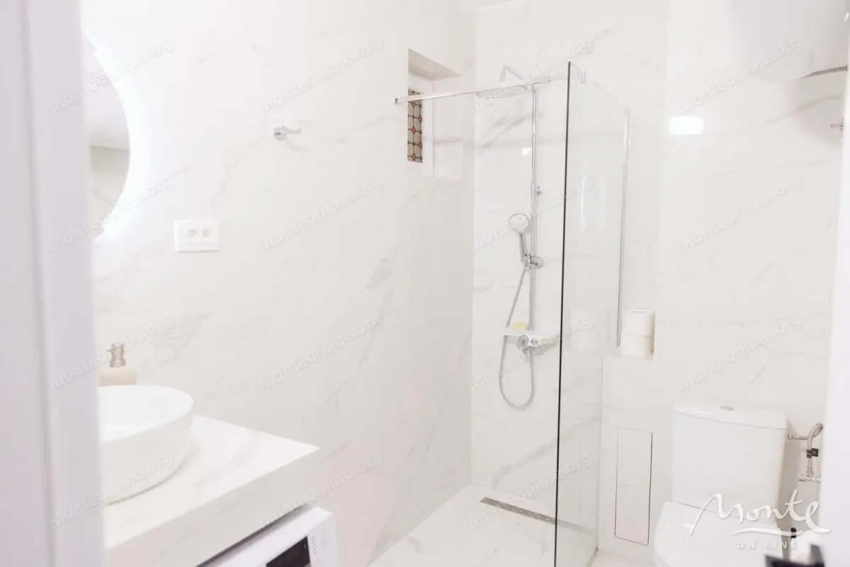 Sale, two bedroom apartment, 74m², Sveti Stefan, Budva