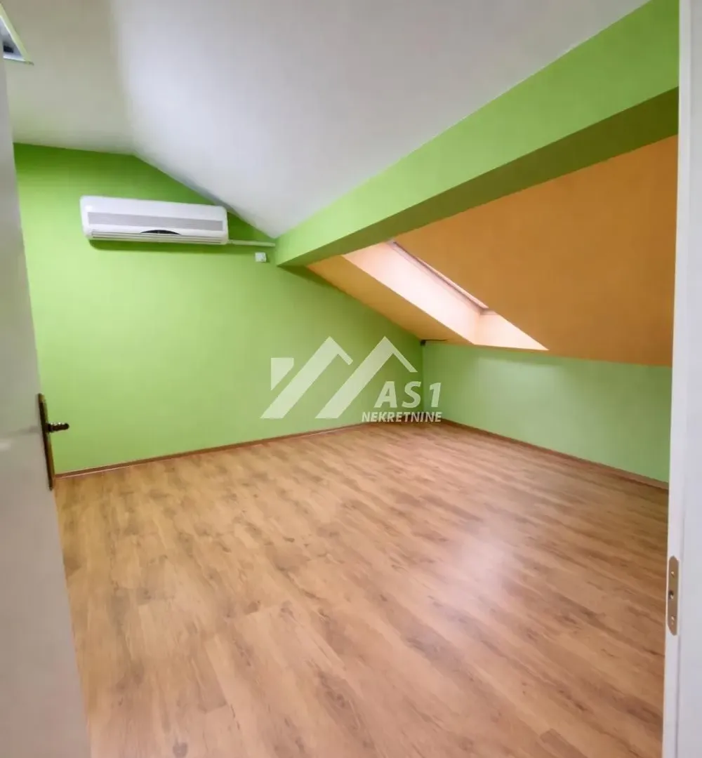 Rent, office space, 300m², Petrovaradin, Novi Sad