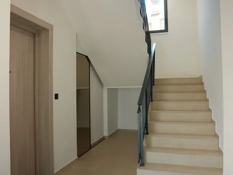 Izdavanje, jednosoban stan, 47m², Nova Dalmatinska, Podgorica - image 3