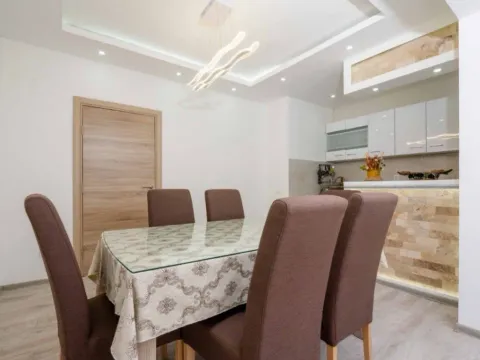 Izdavanje, jednosoban stan, 60m², Centar, Bar - image 6